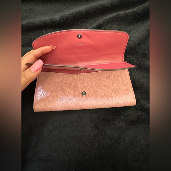 Coach Pink 2 toned Women's Bag - Picture 2 of 10